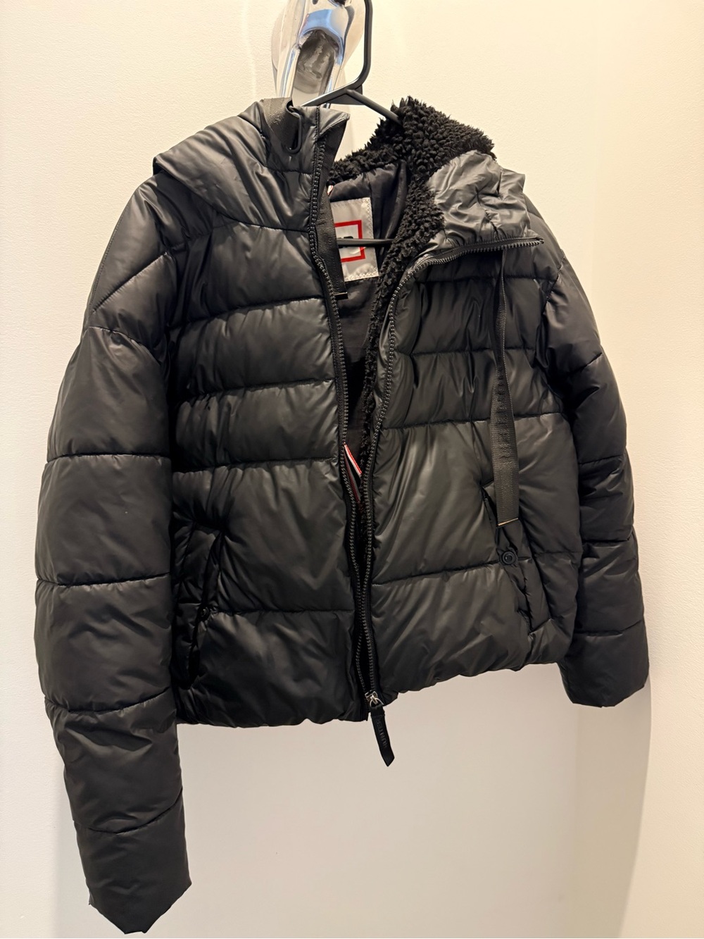 Hunter Interpreted Short (Waist Length) Quilted Hooded Puffer - Size S / M - Picture 3 of 8